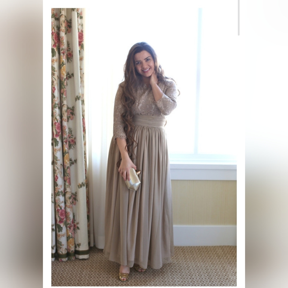 Elegant Beige Lace Evening Gown Dainty Jewells